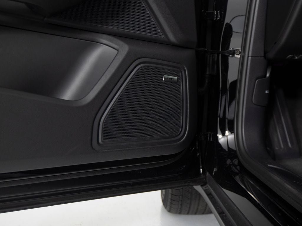New 2026 Porsche Macan AWD/4WD image 22