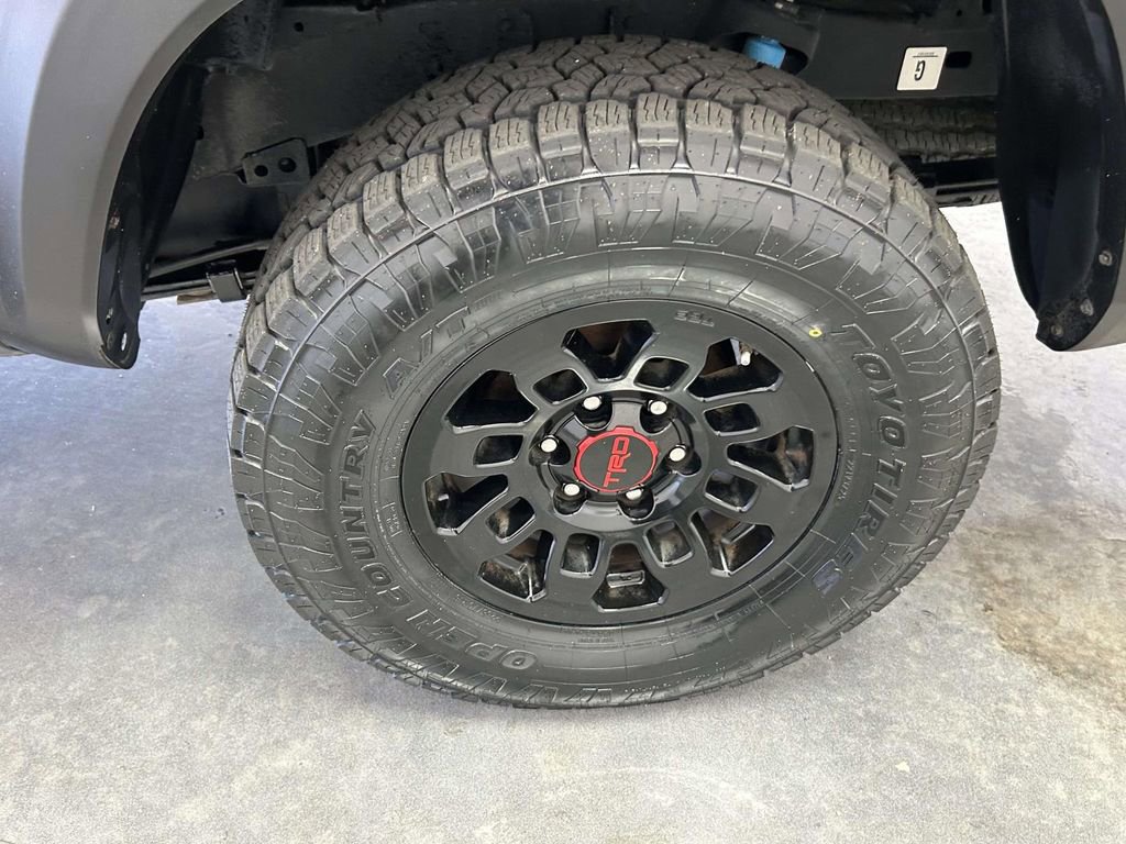 Certified 2020 Toyota Tacoma TRD Off-Road w/ TRD Premium Off Road Package AWD/4WD image 9