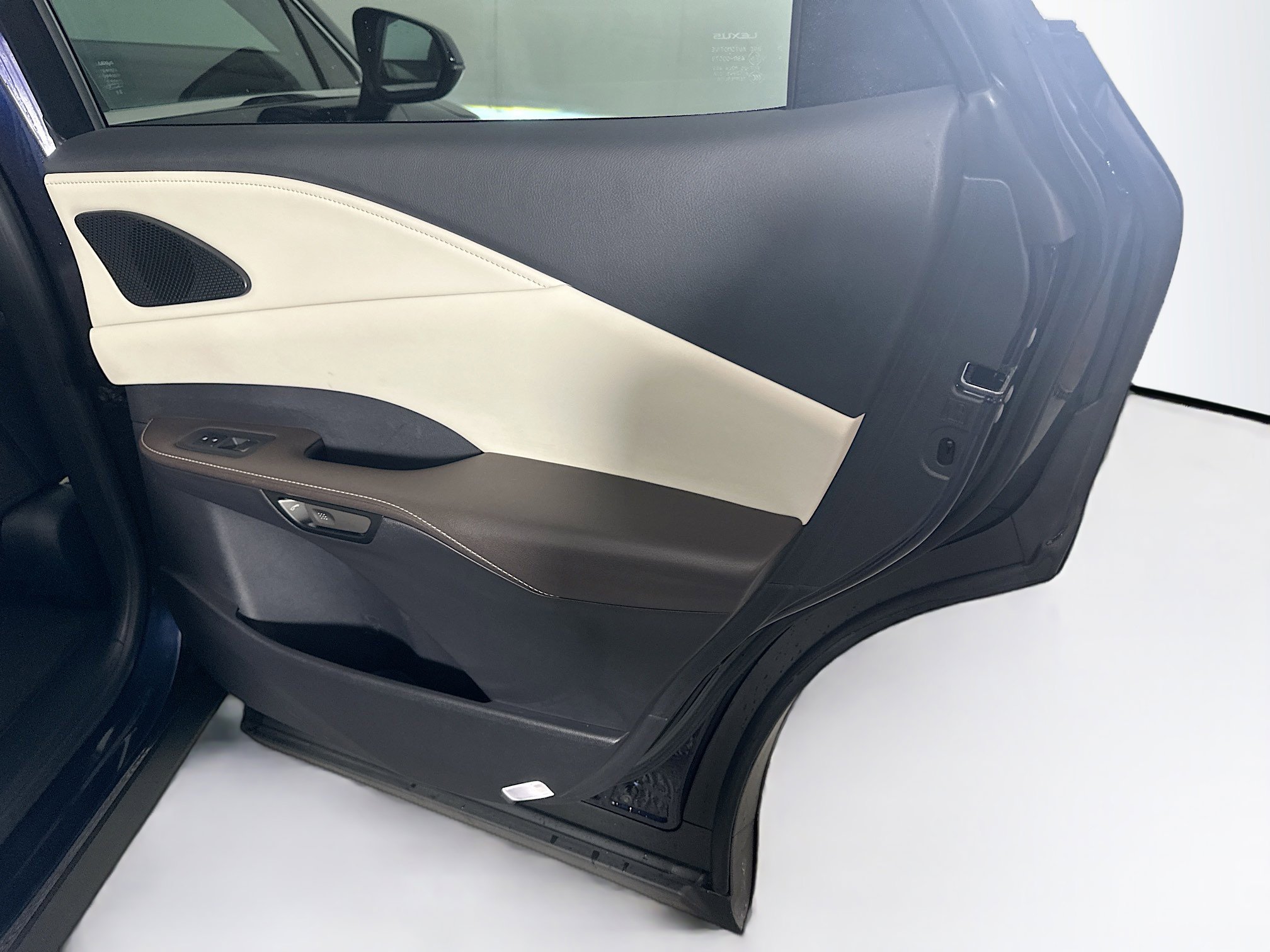 Used 2024 Lexus RX 350 Premium w/ Accessory Package (Z1) image 32