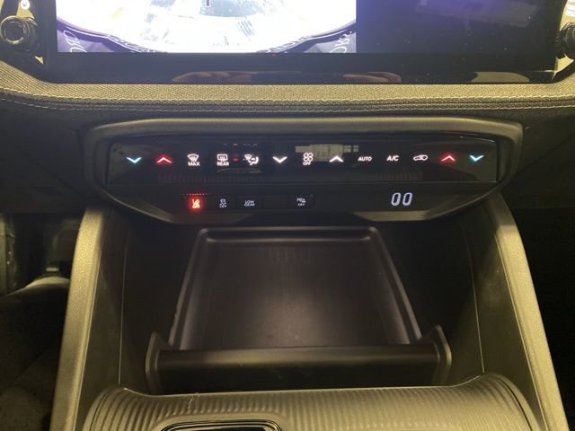 Used 2026 Jeep Cherokee Laredo AWD/4WD image 12