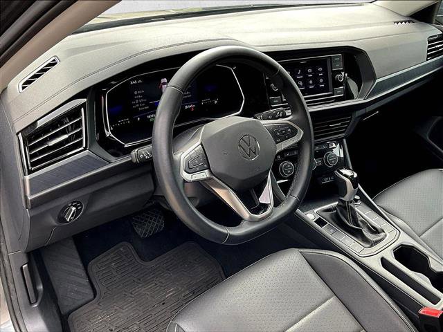 Used 2024 Volkswagen Jetta SE FWD image 14