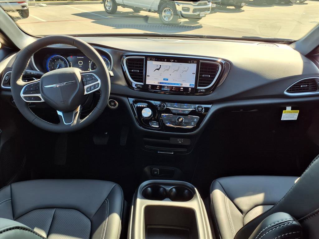 New 2026 Chrysler Voyager LX image 7