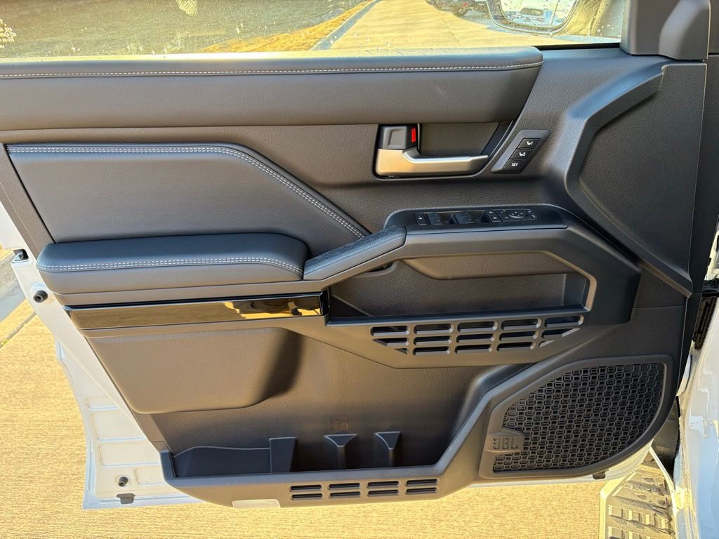 Used 2025 Toyota 4Runner 4WD image 10