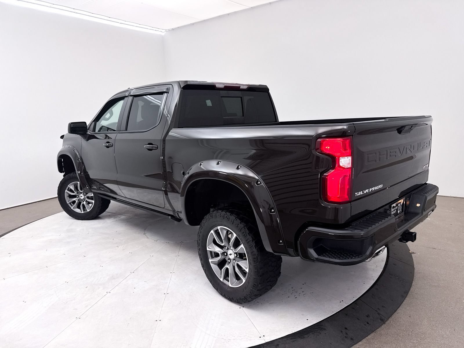Used 2020 Chevrolet Silverado 1500 RST AWD/4WD image 2