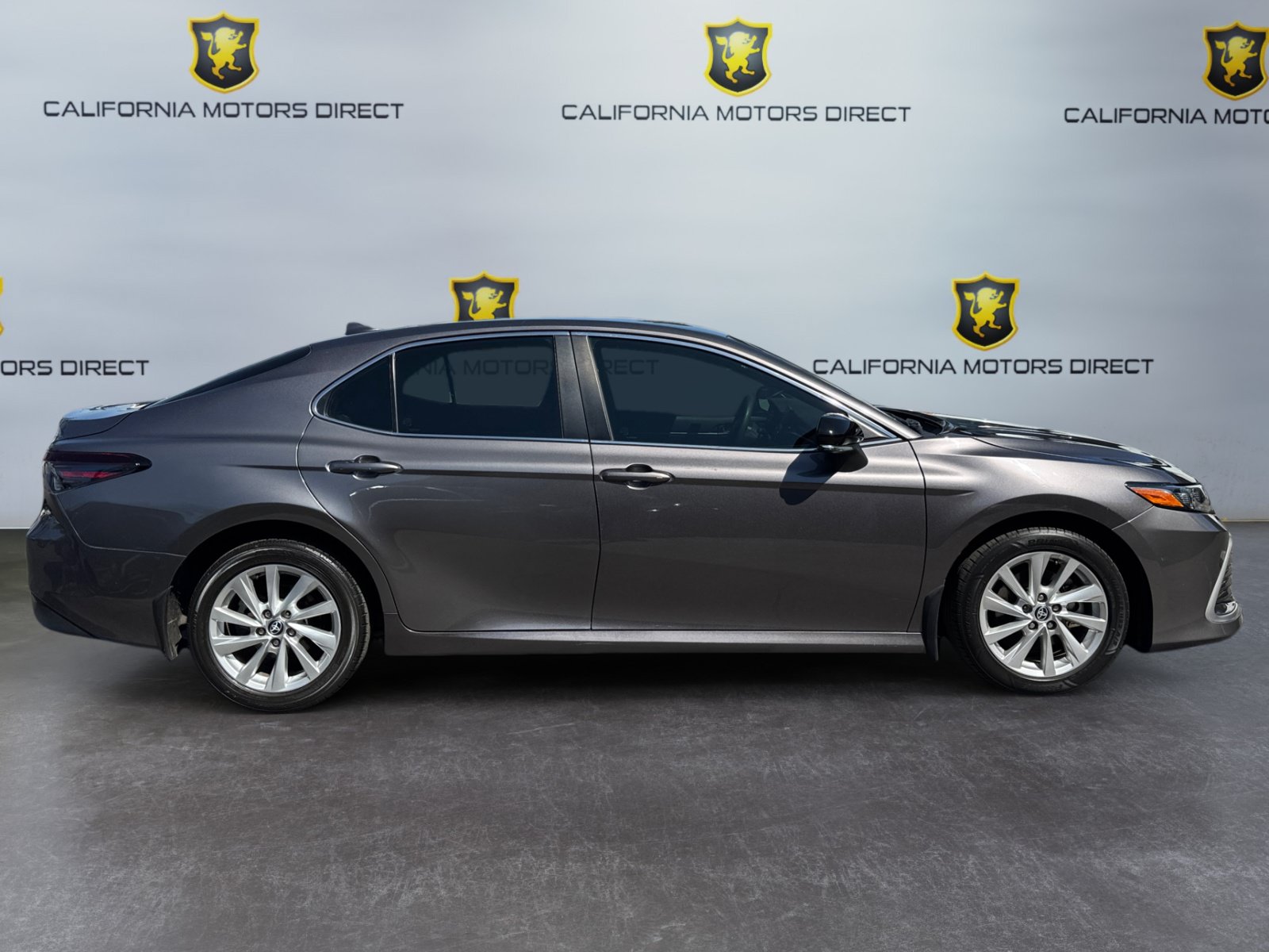 Used 2023 Toyota Camry LE w/ Convenience Package FWD image 6