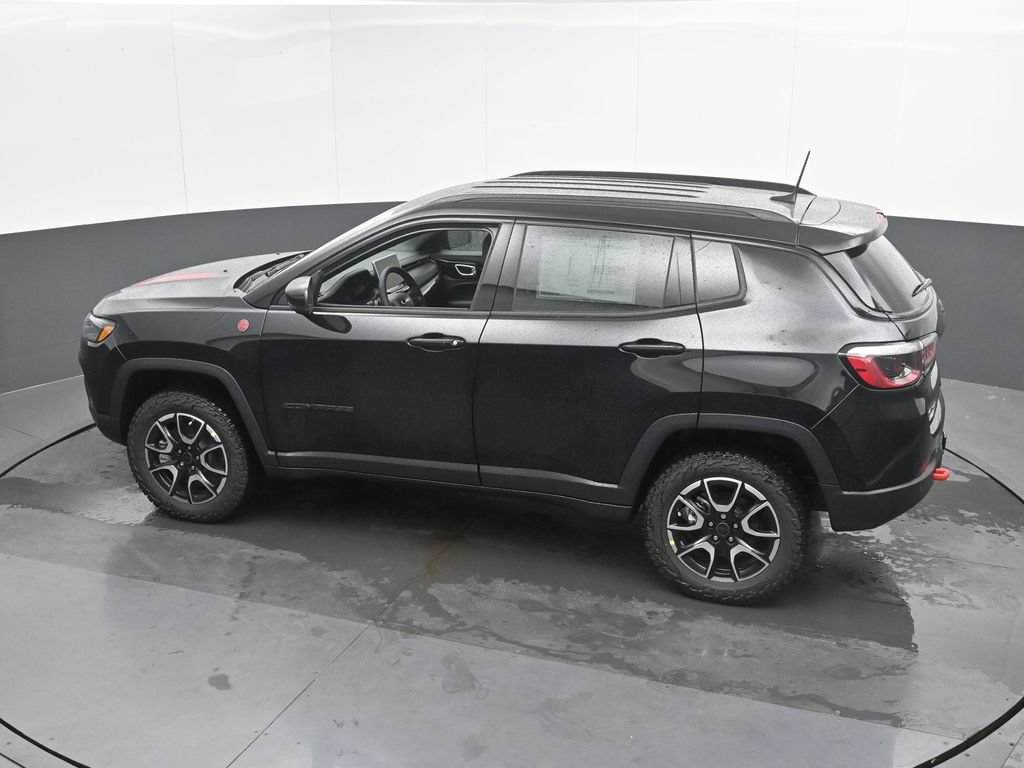New 2026 Jeep Compass Trailhawk w/ Trailer Tow Group AWD/4WD image 37