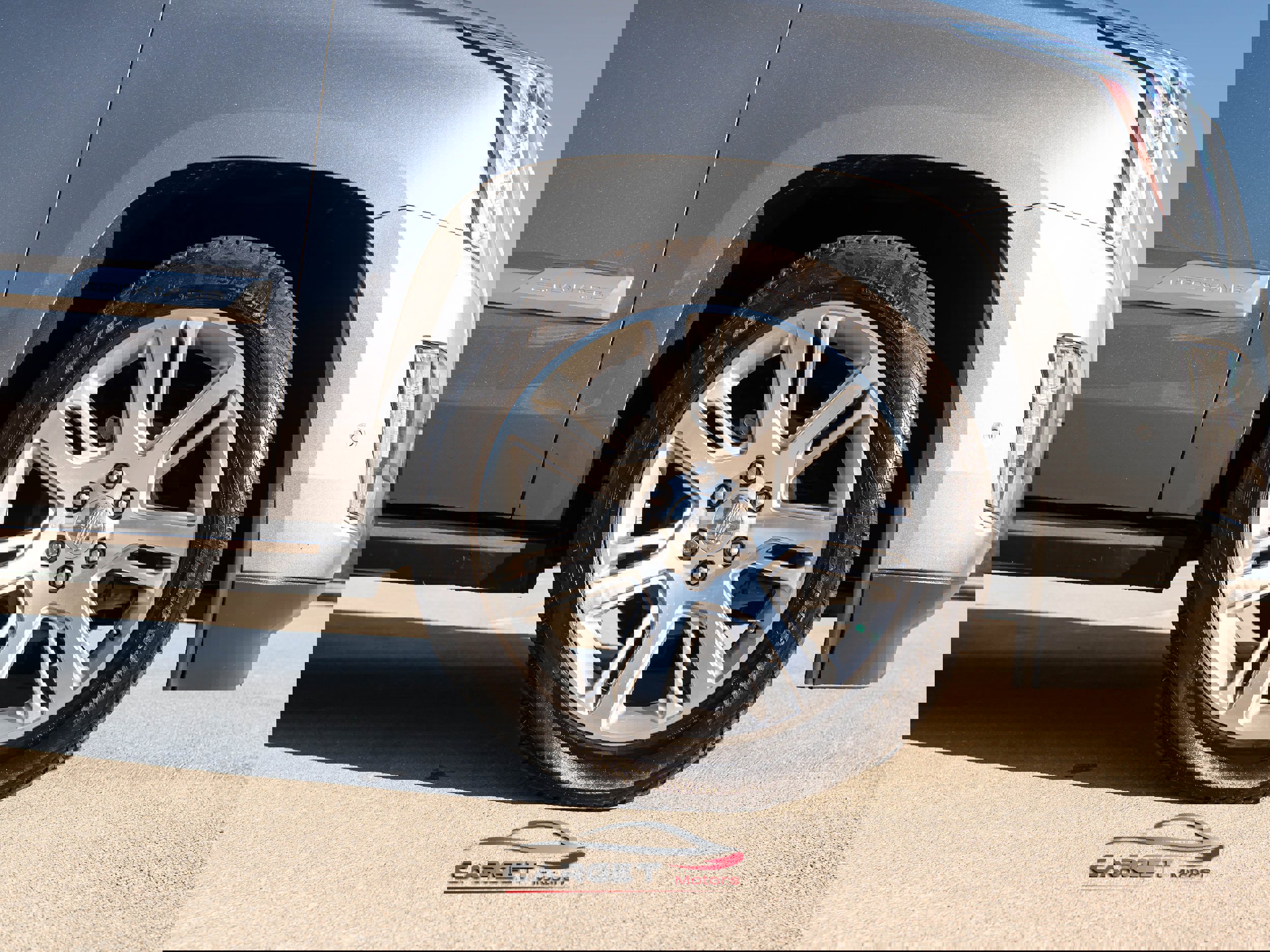 Used 2020 Cadillac Escalade Premium Luxury image 10