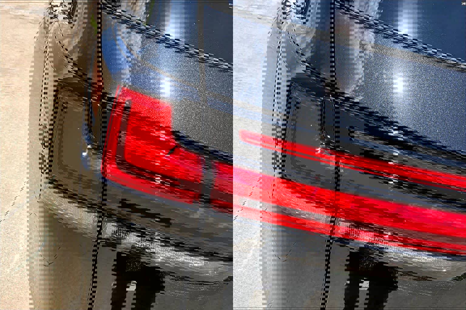 Used 2023 Lexus LX 600 4WD w/ Accessory Package (Z1) image 29