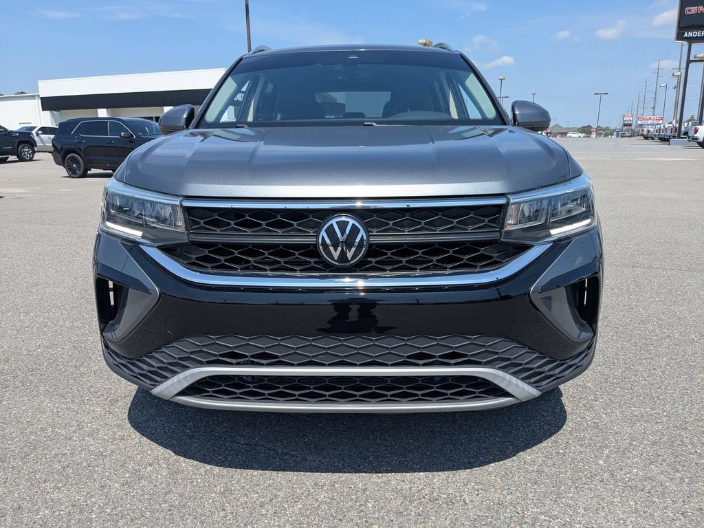 Used 2023 Volkswagen Taos SE FWD image 6