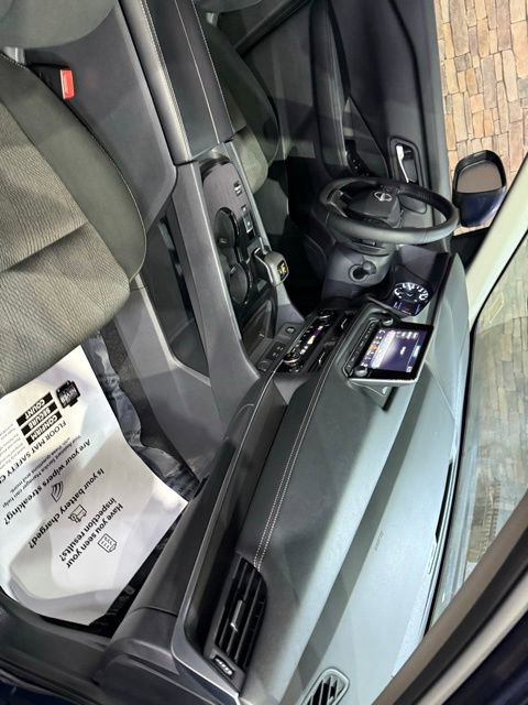 Certified 2025 Nissan Rogue SV image 30