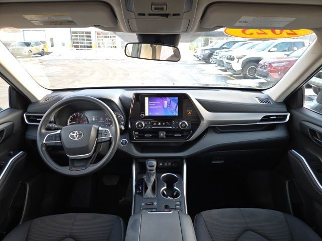 Used 2023 Toyota Highlander L image 21