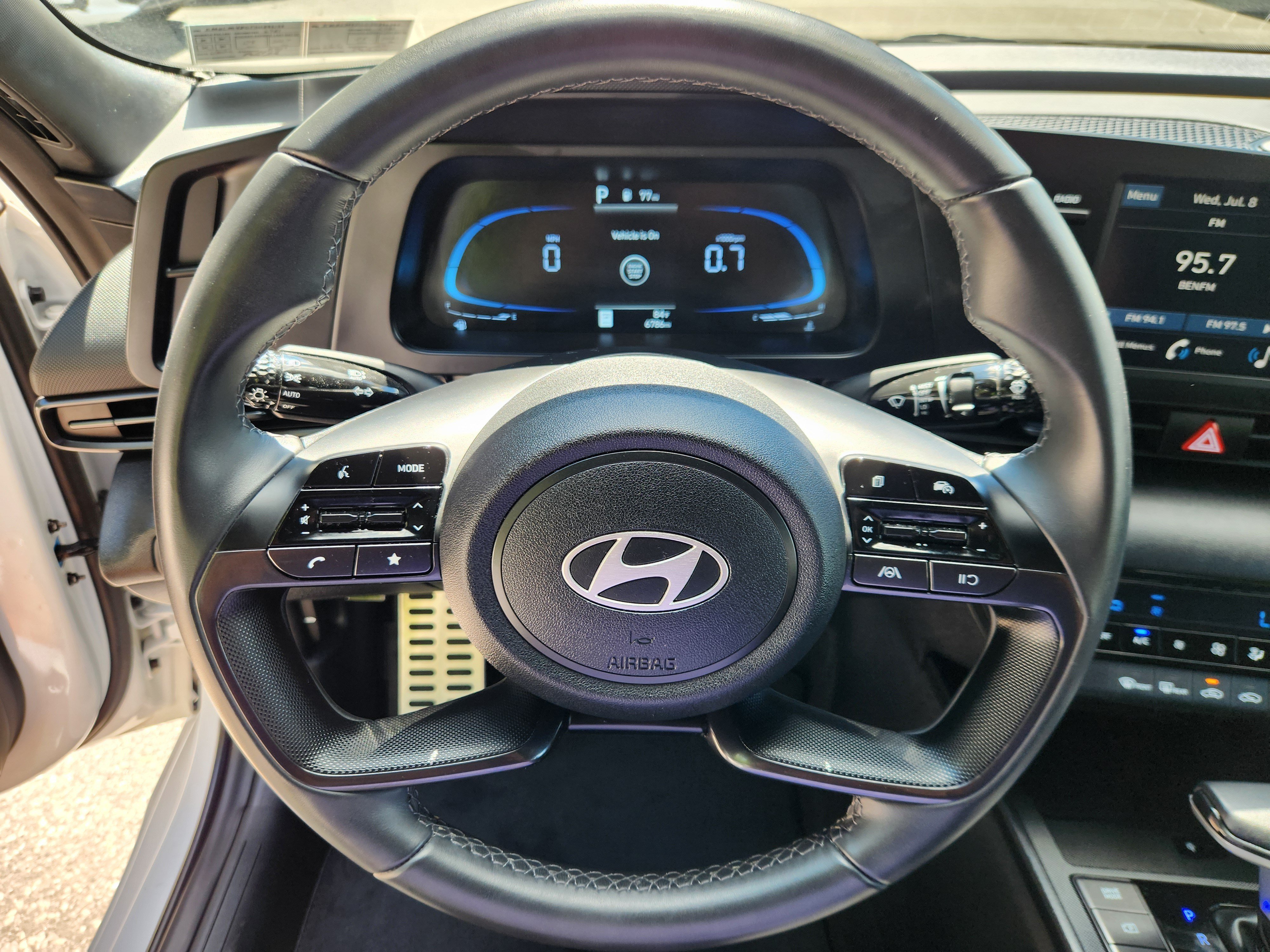 Certified 2025 Hyundai Elantra Sport w/ Cargo Package FWD image 9