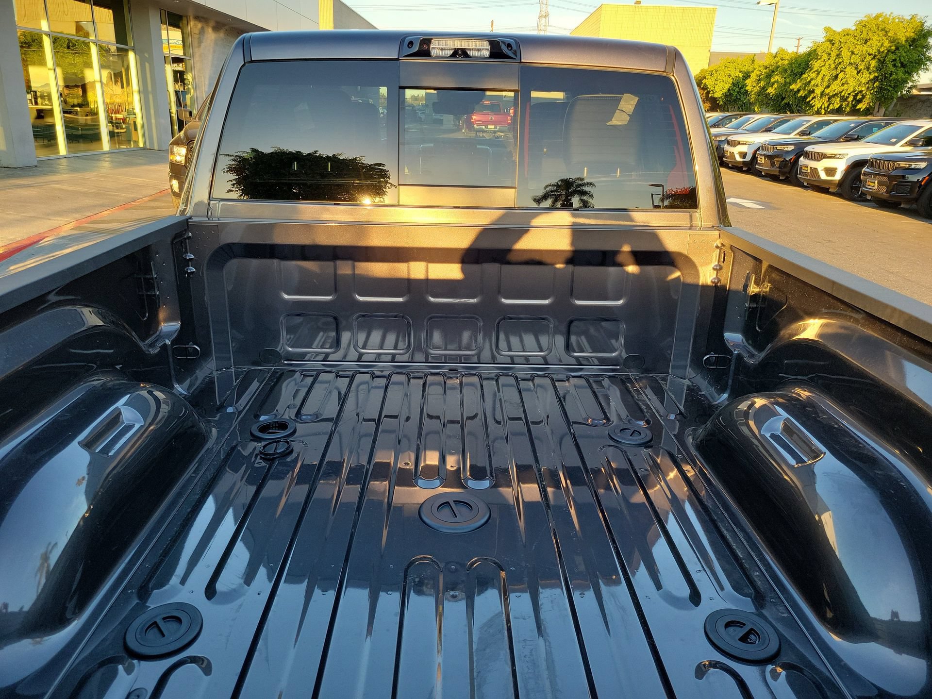 New 2026 RAM 2500 Laramie AWD/4WD image 15