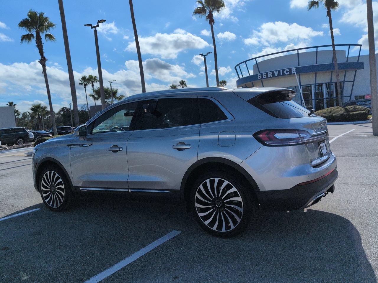 Certified 2023 Lincoln Nautilus Black Label w/ Class II Trailer Tow Package AWD/4WD image 7