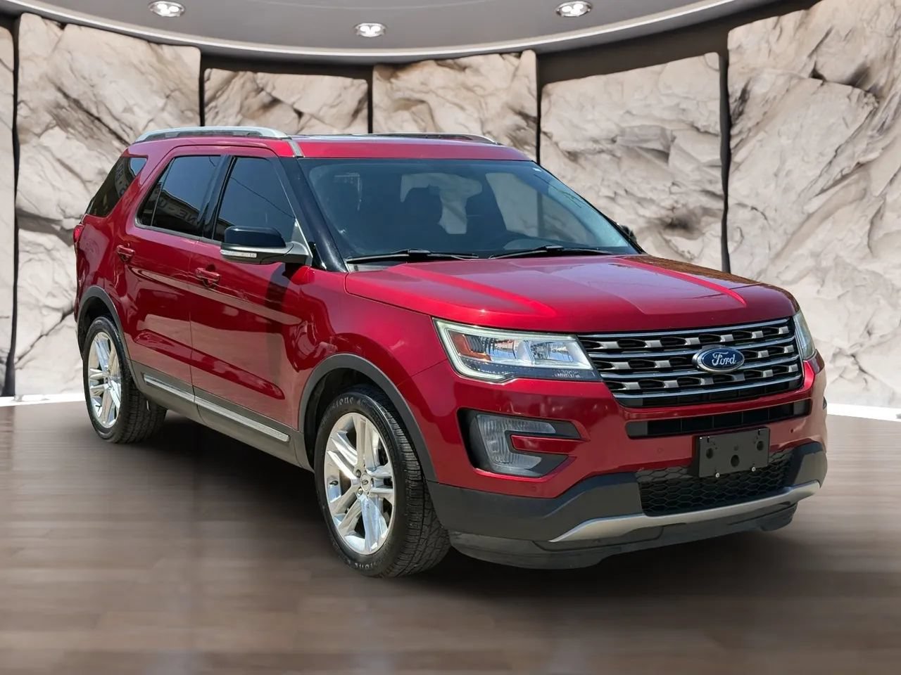 Used 2017 Ford Explorer XLT w/ Equipment Group 202A FWD image 8