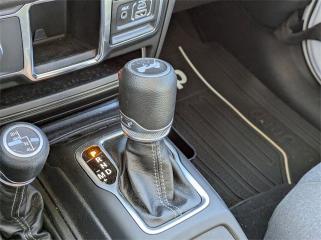 Used 2024 Jeep Wrangler Sport image 28