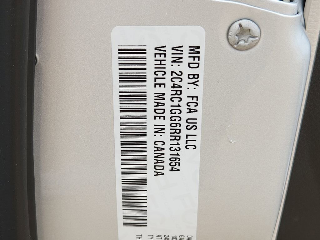 Used 2024 Chrysler Pacifica Limited image 40