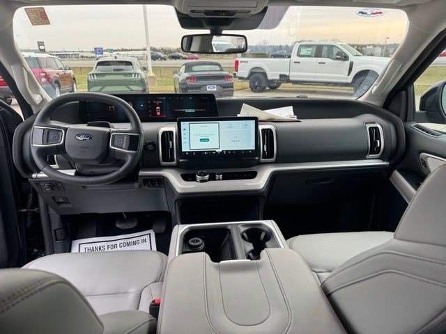 Used 2025 Ford Expedition Active image 28