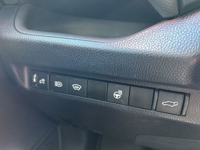 Used 2023 Toyota RAV4 SE w/ Convenience Package image 20
