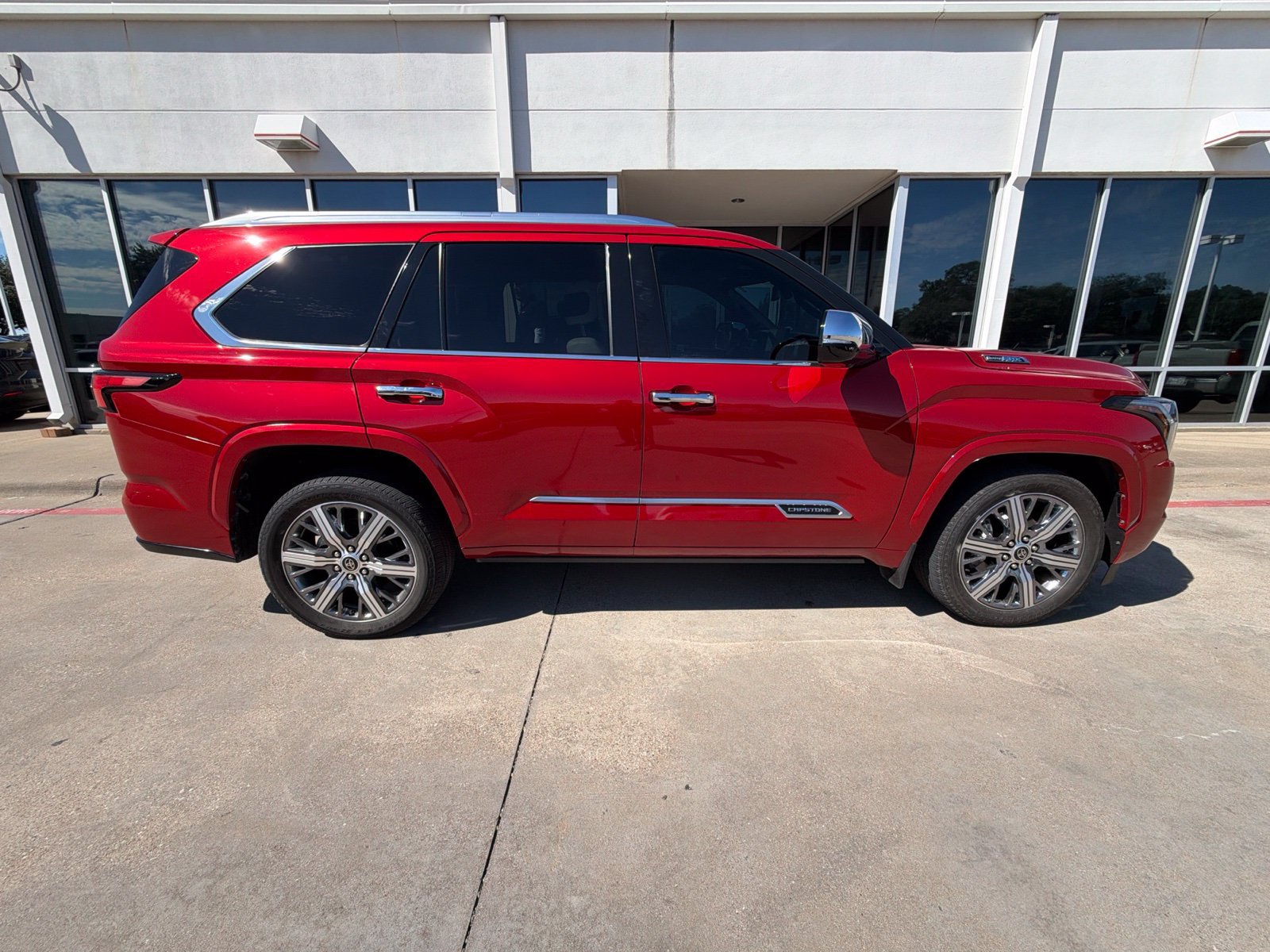 Used 2023 Toyota Sequoia Capstone AWD/4WD image 5