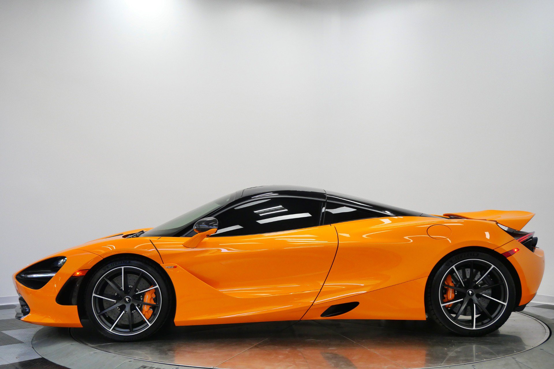 Used 2022 McLaren 720S RWD image 6