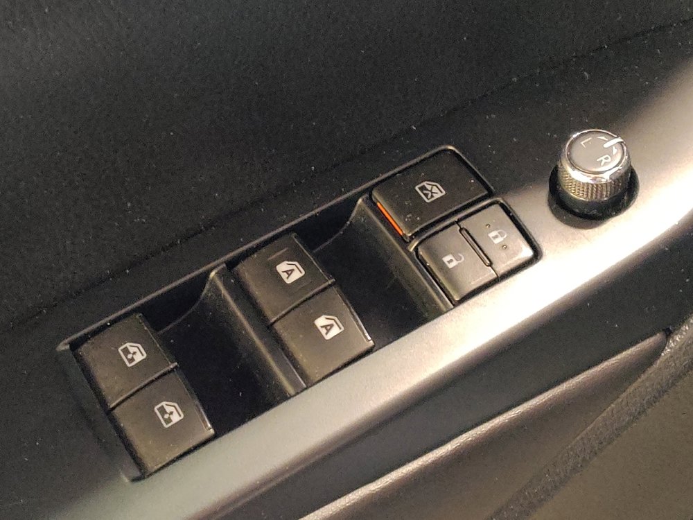 Used 2019 Toyota Highlander XLE FWD image 27