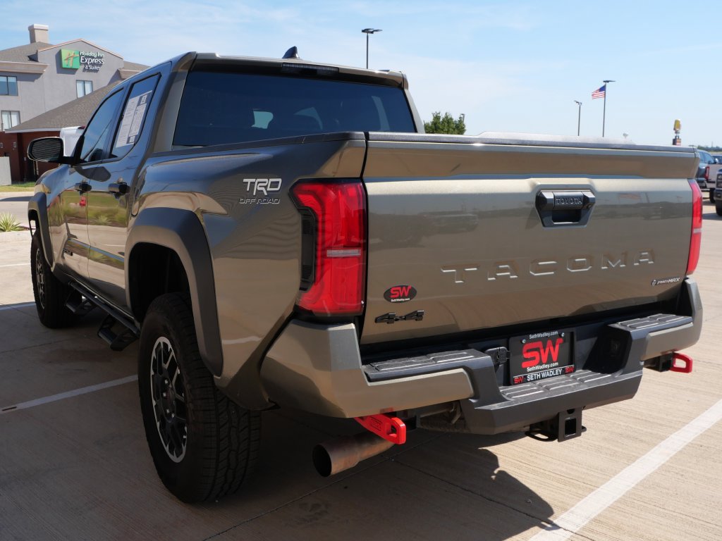 Used 2025 Toyota Tacoma TRD Off-Road AWD/4WD image 6