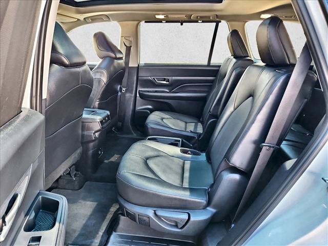 Used 2025 Toyota Grand Highlander AWD image 20