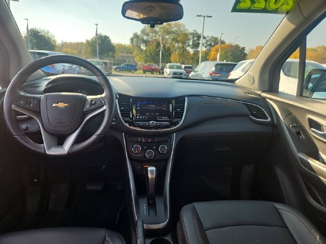 Used 2022 Chevrolet Trax LT w/ Premium Seat Package AWD/4WD image 13