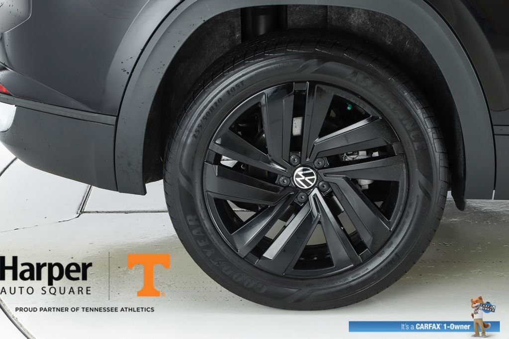 Used 2023 Volkswagen Atlas Cross Sport SE w/ Black Wheel Package image 51