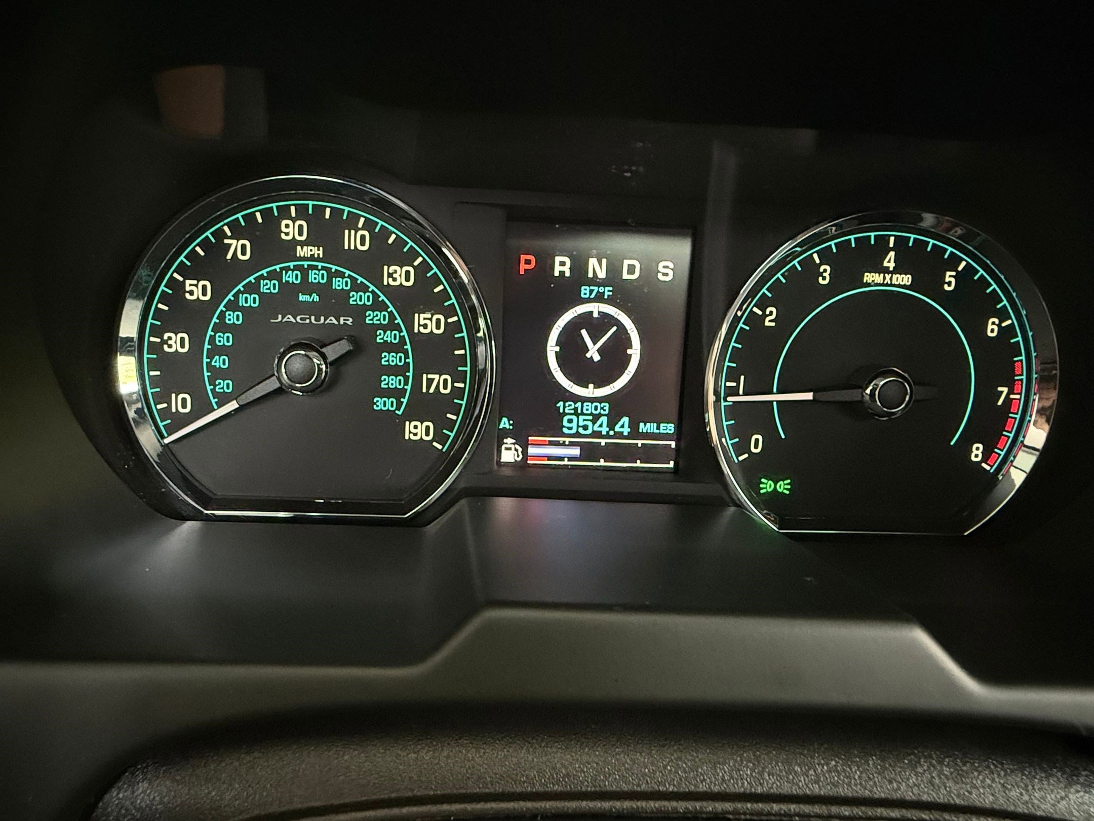 Used 2014 Jaguar XF RWD image 21