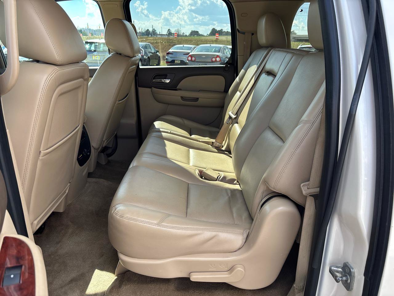 Used 2014 Chevrolet Suburban LTZ AWD/4WD image 21
