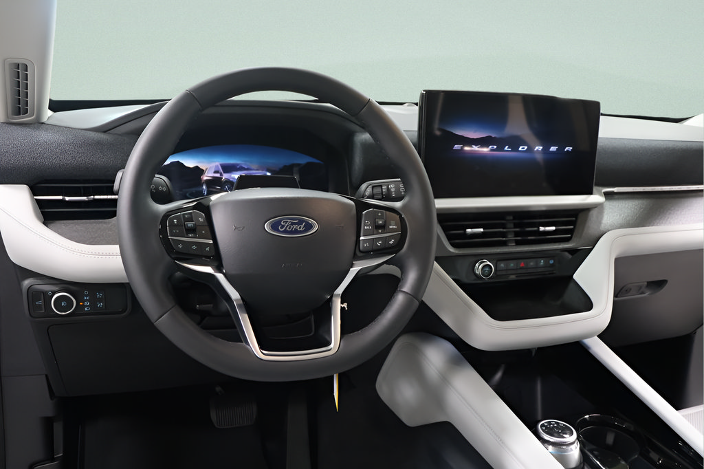New 2026 Ford Explorer Platinum w/ LUX Leather Package AWD/4WD image 9