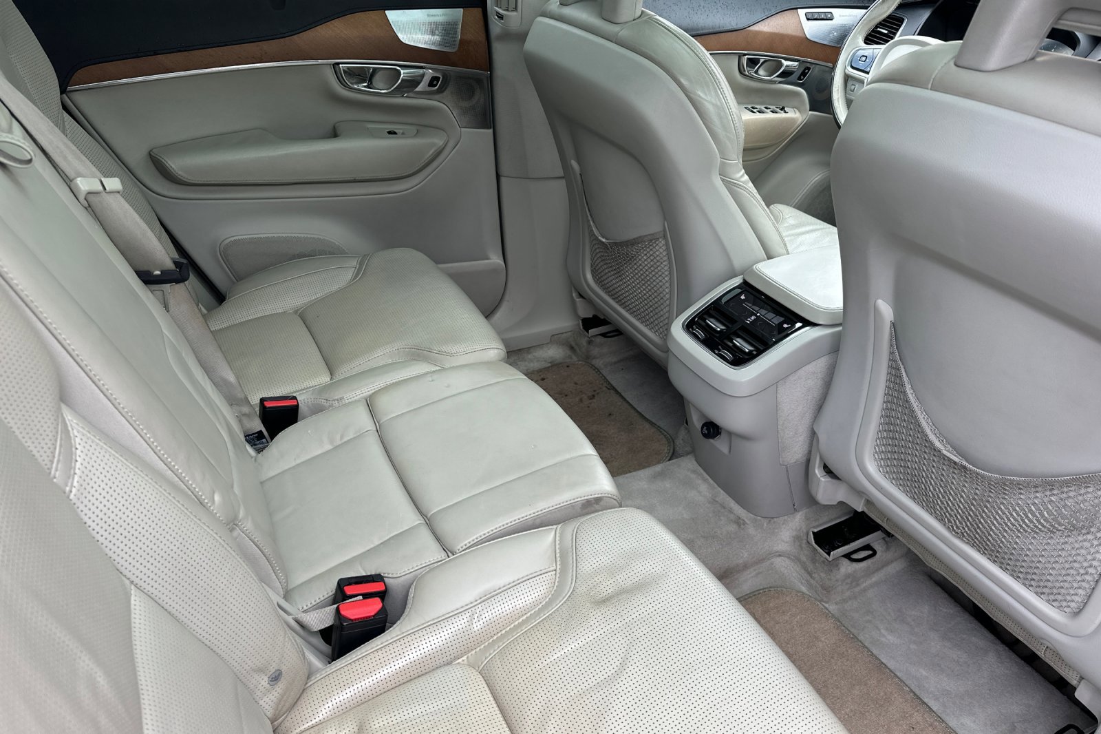 Used 2016 Volvo XC90 T6 Inscription w/ Vision Package AWD/4WD image 32