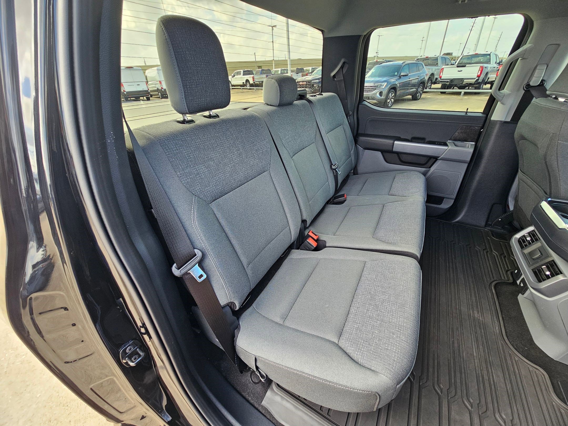 Used 2025 Ford F150 Lightning XLT image 45