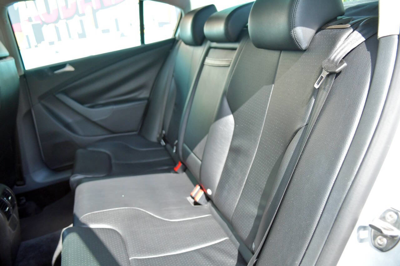 Used 2010 Volkswagen Passat Komfort image 15
