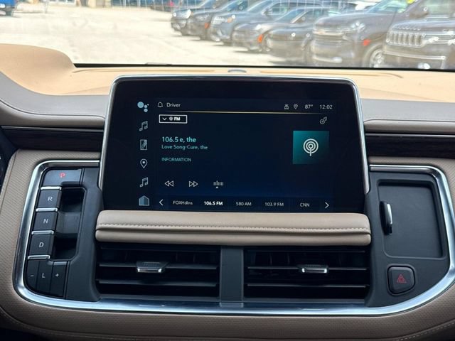 Used 2023 Chevrolet Suburban Premier w/ Advanced Technology Package AWD/4WD image 19