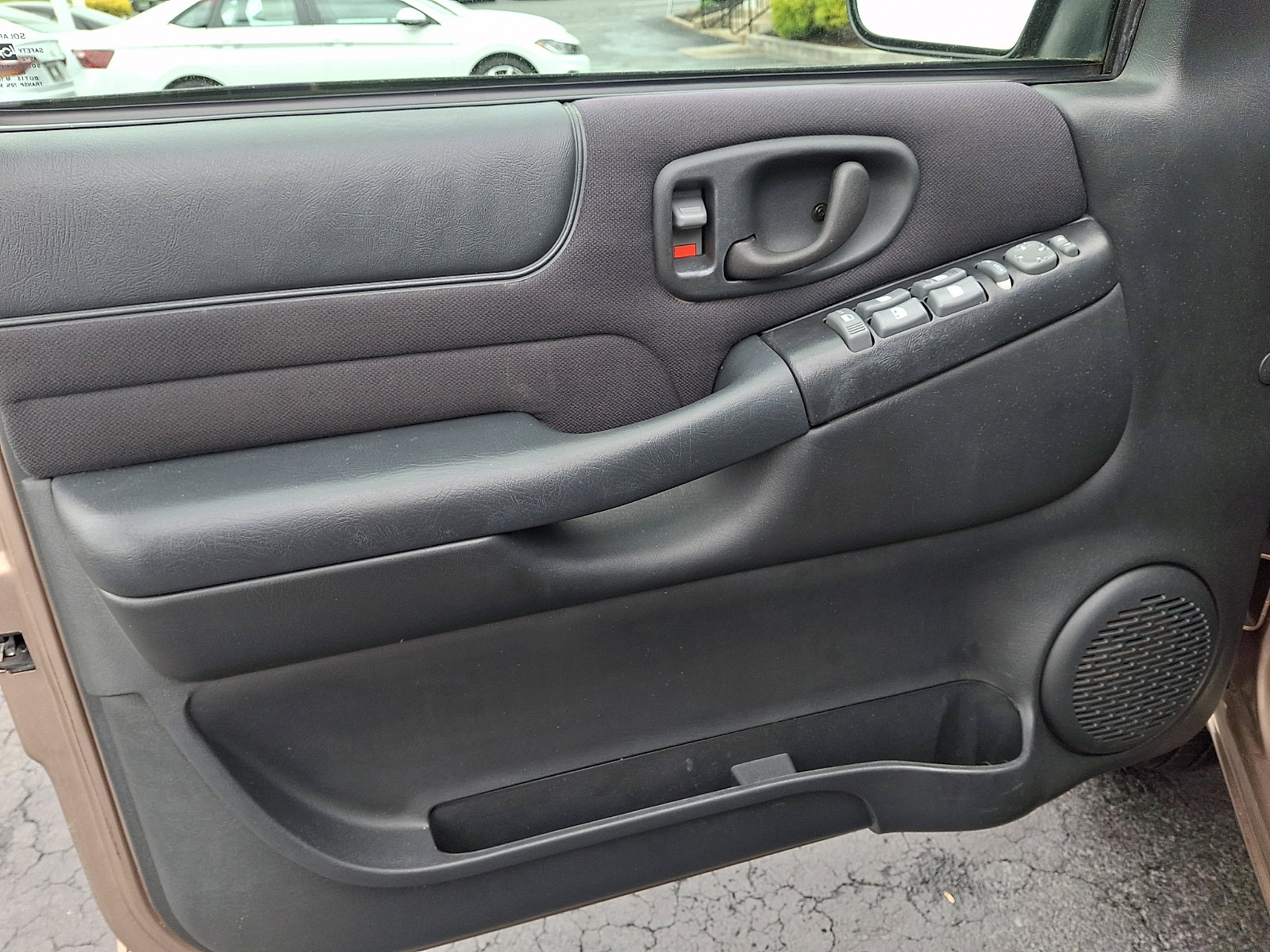 Used 2003 Chevrolet Blazer LS w/ Preferred Equipment Group image 12