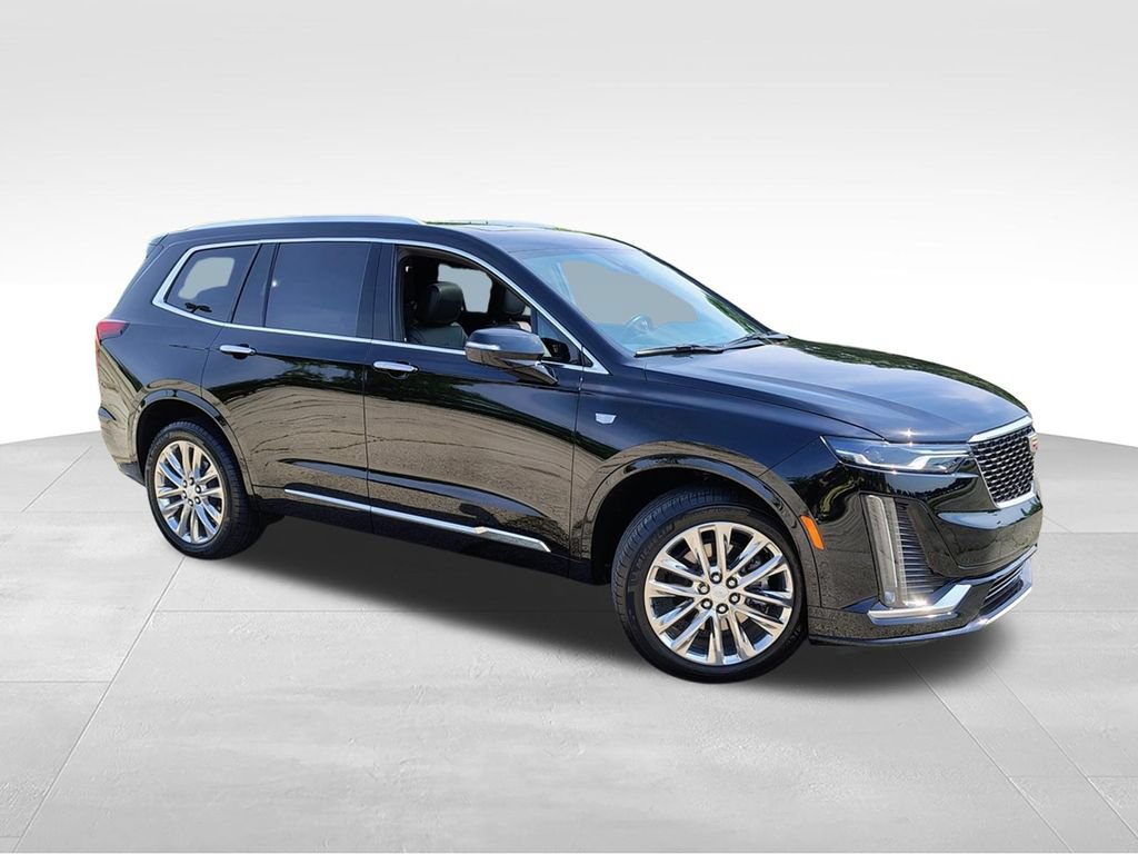 Used 2023 Cadillac XT6 Premium Luxury w/ Technology Package AWD/4WD image 3