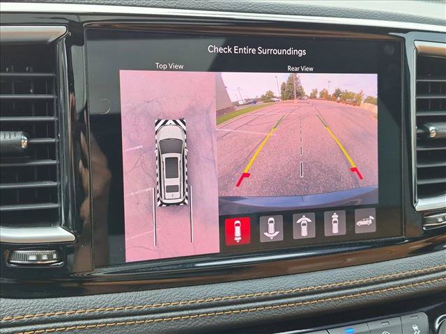 Used 2023 Chrysler Pacifica Pinnacle AWD/4WD image 14