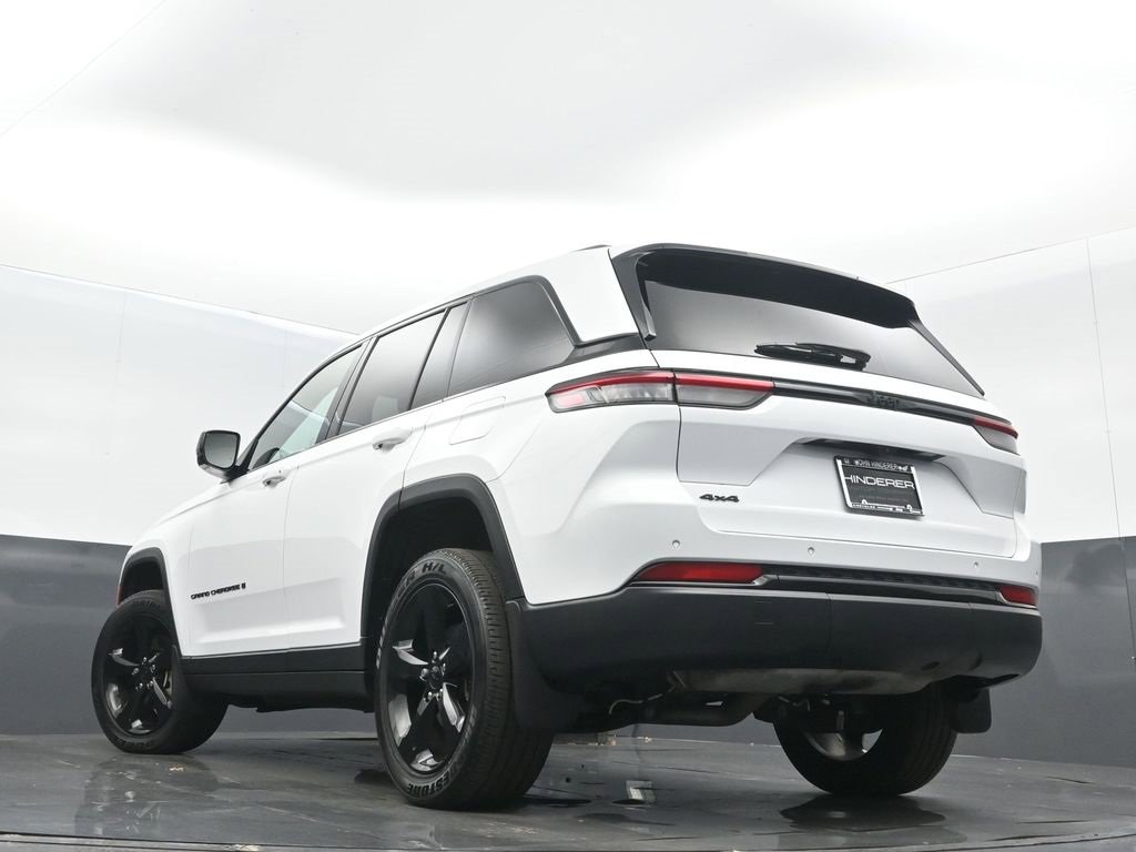 Used 2023 Jeep Grand Cherokee Altitude image 33