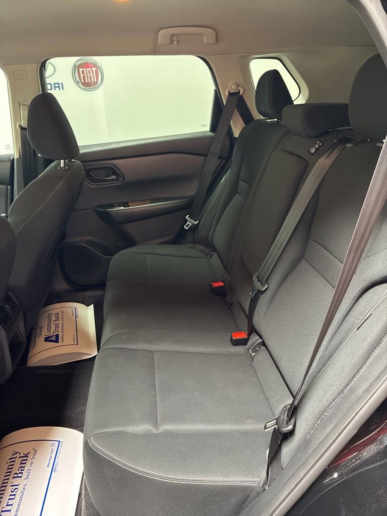 Used 2024 Nissan Rogue S image 21