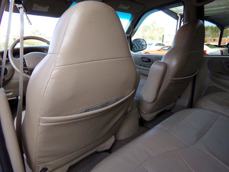 Used 2001 Ford F150 Lariat image 27