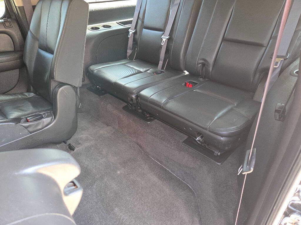 Used 2012 GMC Yukon XL SLT w/ SLT-2 Equipment Package image 26