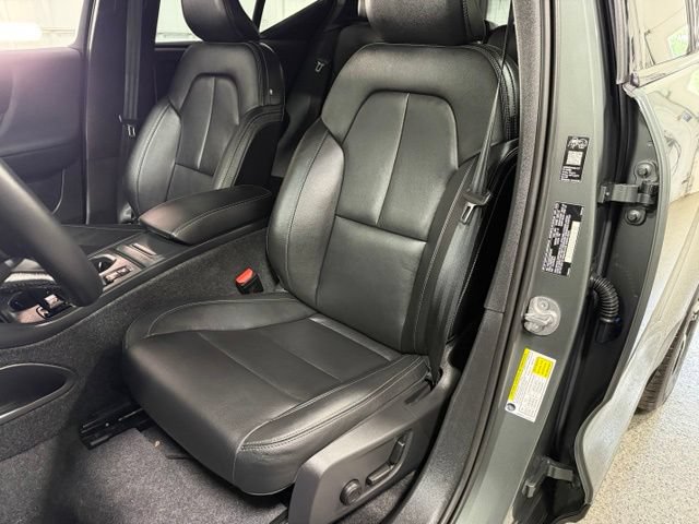 Used 2026 Volvo XC40 B5 Core AWD/4WD image 19