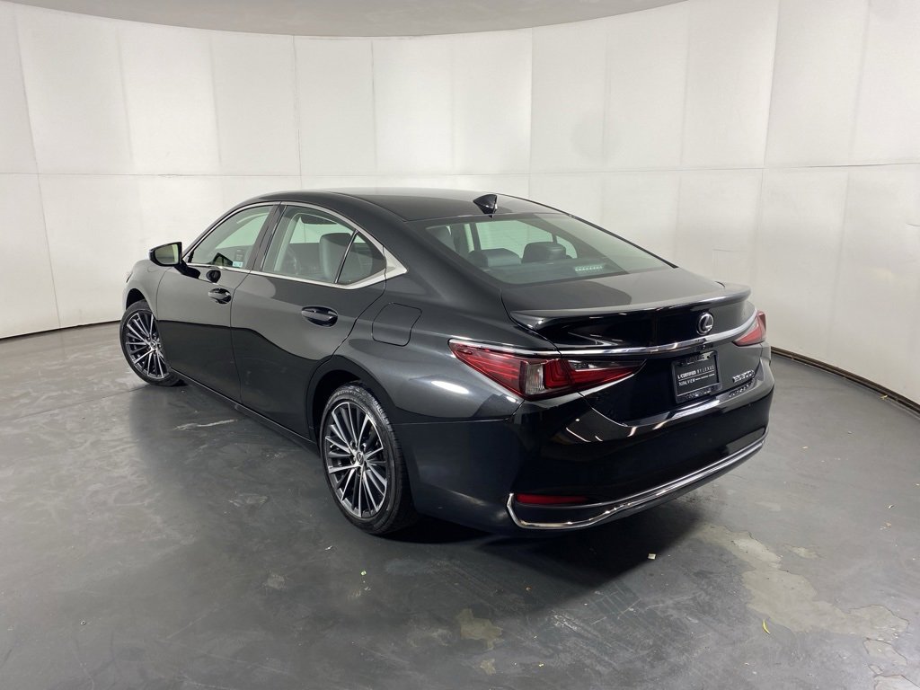 Certified 2023 Lexus ES 300h w/ Premium Package image 10