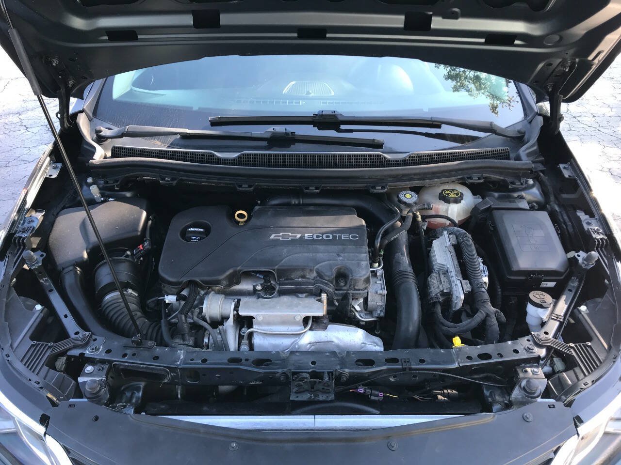 Used 2018 Chevrolet Cruze LT w/ Convenience Package FWD image 8
