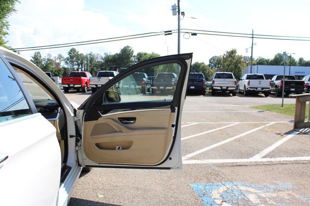 Used 2011 BMW 528i Sedan RWD image 30