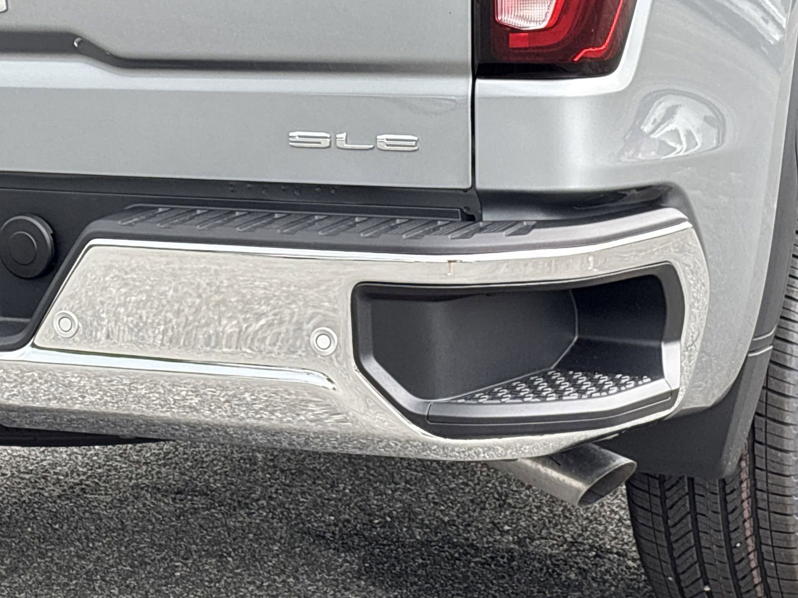 New 2025 GMC Sierra 1500 SLE w/ Preferred Package image 31
