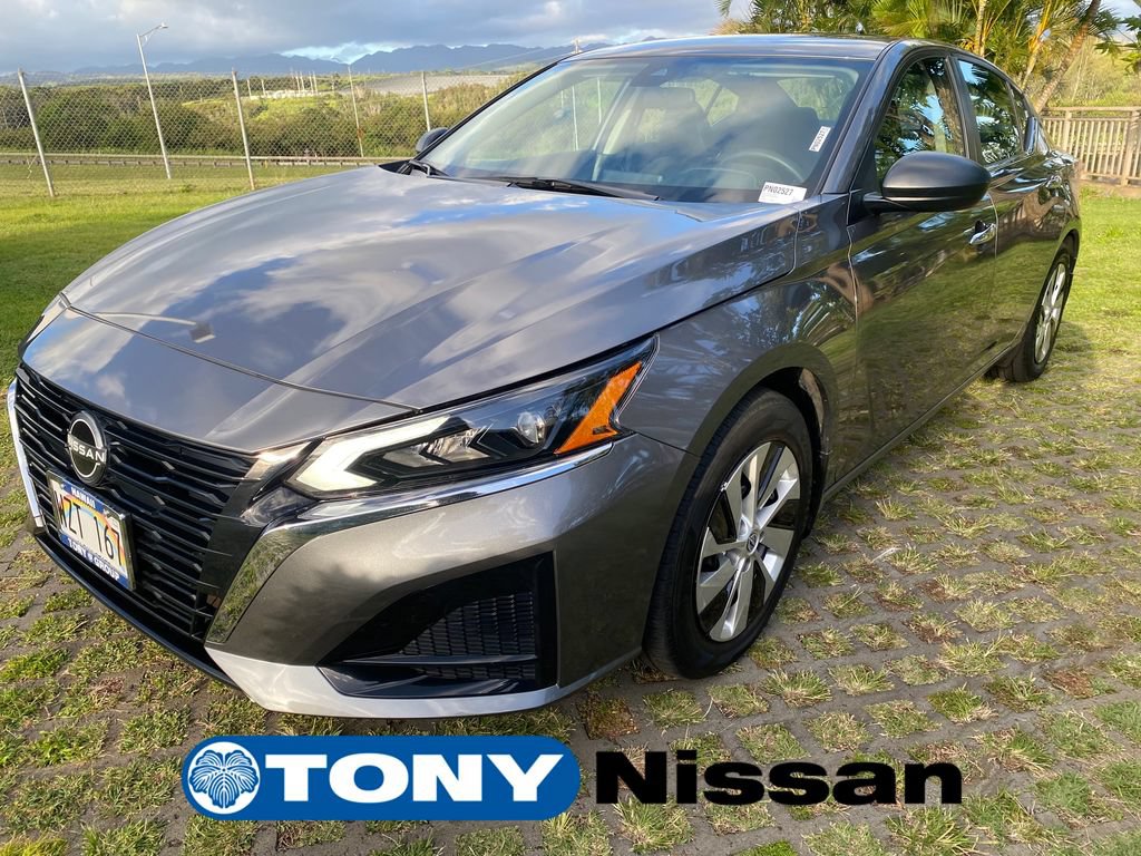 Used 2024 Nissan Altima 2.5 S FWD image 3